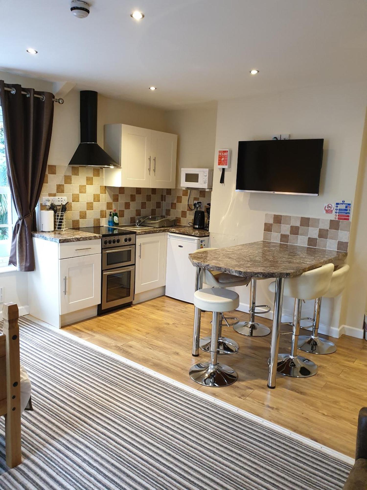 Appletorre House Holiday Flats - Pet Friendly And Private Parking Torquay Exterior photo