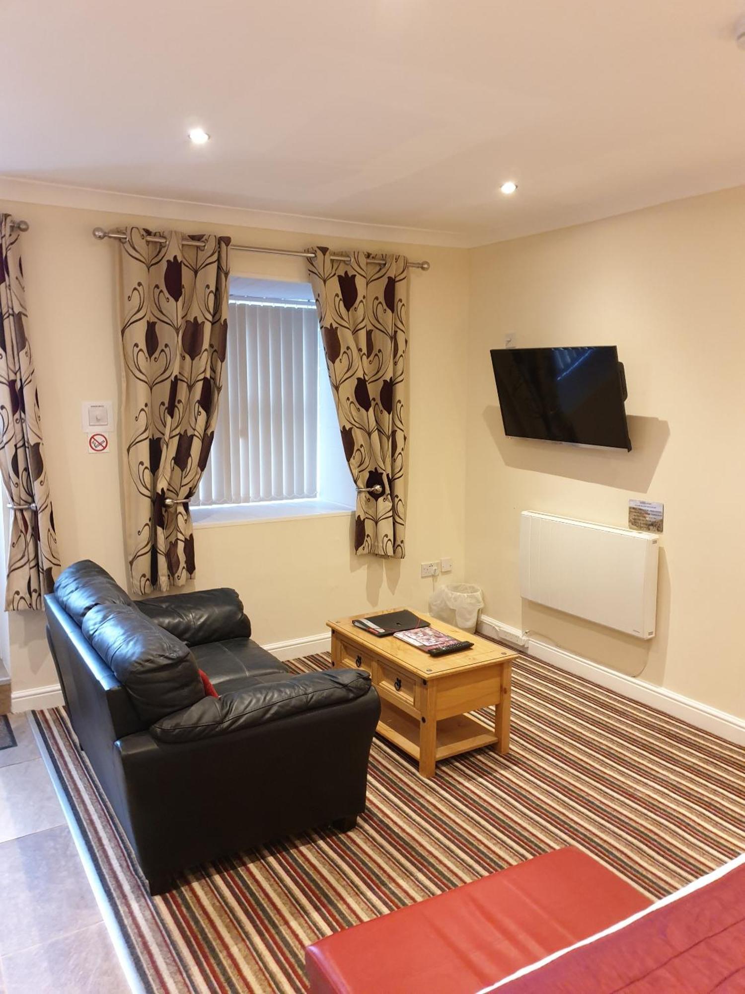 Appletorre House Holiday Flats - Pet Friendly And Private Parking Torquay Exterior photo