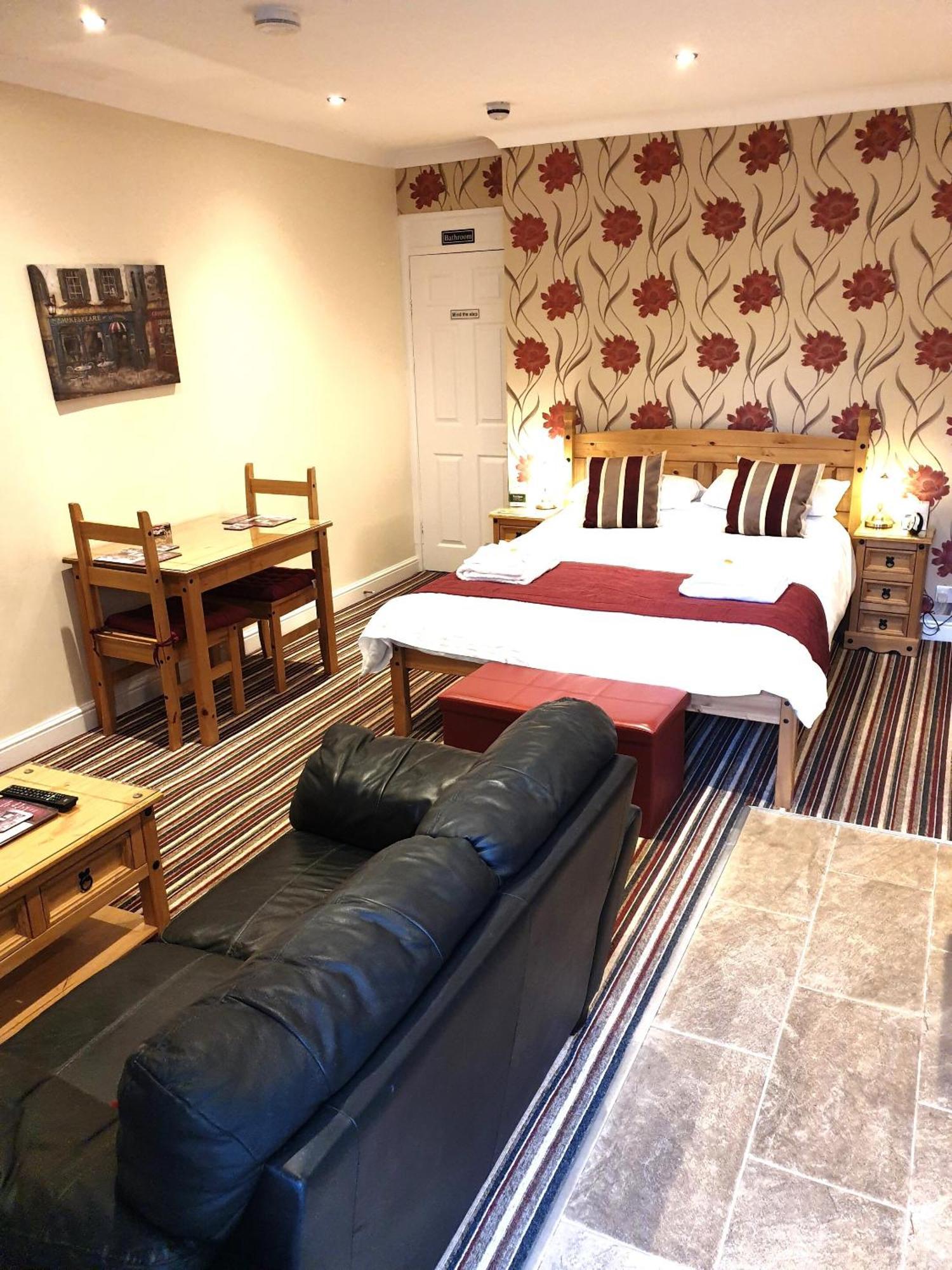 Appletorre House Holiday Flats - Pet Friendly And Private Parking Torquay Exterior photo