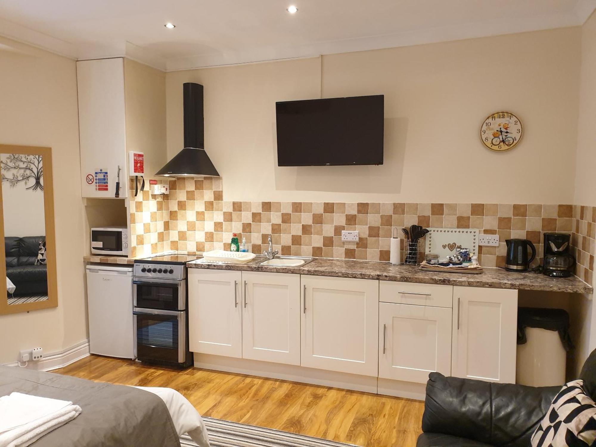 Appletorre House Holiday Flats - Pet Friendly And Private Parking Torquay Exterior photo